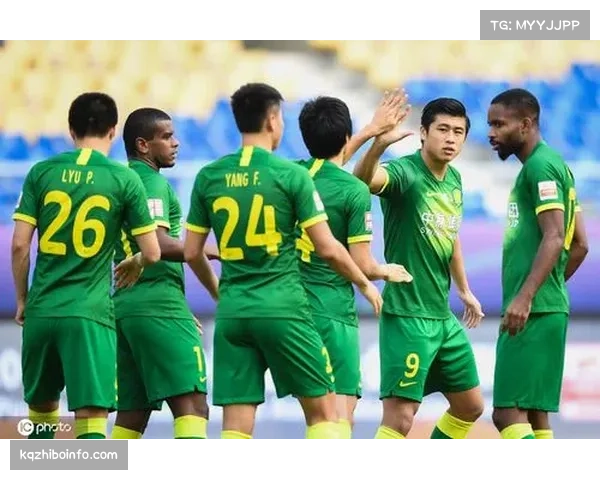 英超股东大会通过决议，下赛季将试行扩大版的裁判沟通系统